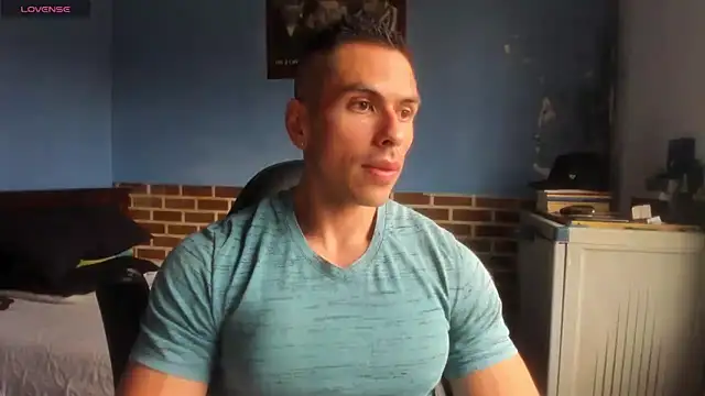 Snapshot of justinkarter chatting on May 7, 2026, 5:27 pm justinkarter online show from May 7, 2026, 5:27 pm