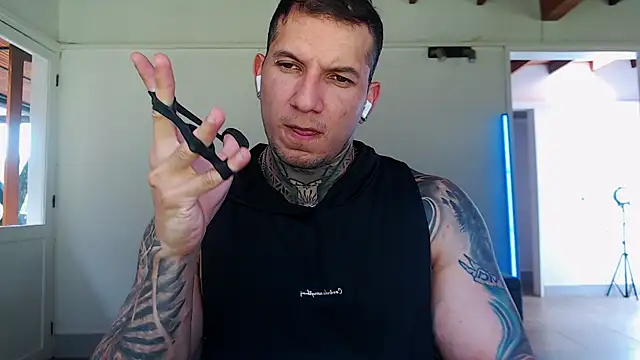 Snapshot of Shane_Clay chatting on May 14, 2026, 6:27 pm Shane Clay online show from May 14, 2026, 6:27 pm