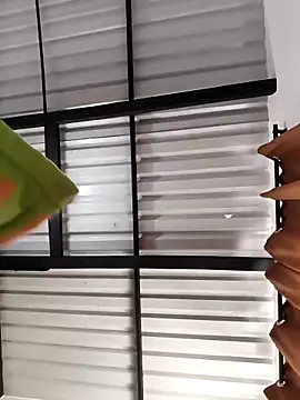 Snapshot of Hiroshi_Shen chatting on October 20, 2025, 4:07 pm Hiroshi Shen online show from October 20, 2025, 4:07 pm