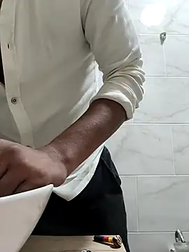 Snapshot of Hiroshi_Shen chatting on October 8, 2025, 10:28 am Hiroshi Shen online show from October 8, 2025, 10:28 am