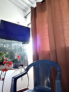 Snapshot of Hiroshi_Shen chatting on October 18, 2025, 11:56 am Hiroshi Shen online show from October 18, 2025, 11:56 am