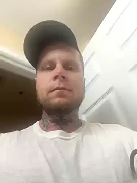 tattedpipeliner online show from December 1, 2025, 4:24 am