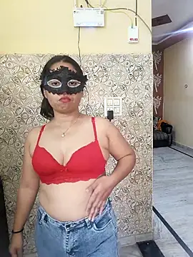 Snapshot of Iampriyaaa15 chatting on November 13, 2025, 9:13 am Iampriyaaa15 online show from November 13, 2025, 9:13 am