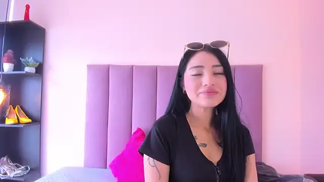 Snapshot of violet_myerrs chatting on December 2, 2025, 3:14 pm violet myerrs online show from December 2, 2025, 3:14 pm