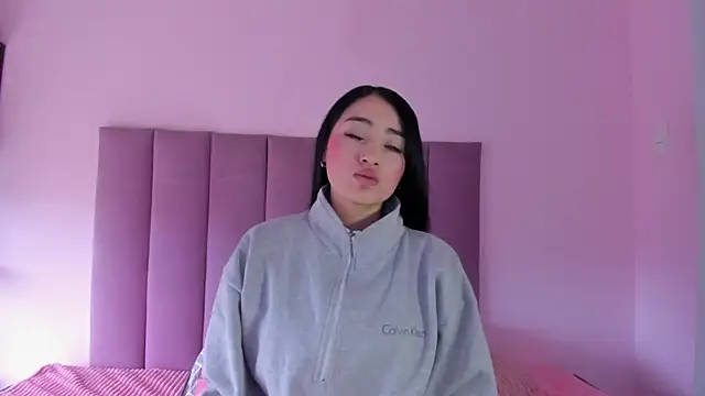 Snapshot of violet_myerrs chatting on September 12, 2025, 12:49 pm violet myerrs online show from September 12, 2025, 12:49 pm