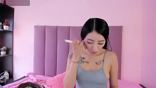 Snapshot of violet_myerrs chatting on October 7, 2025, 1:01 pm violet myerrs online show from October 7, 2025, 1:01 pm