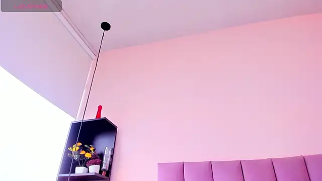 violet myerrs online show from April 10, 2026, 1:07 pm