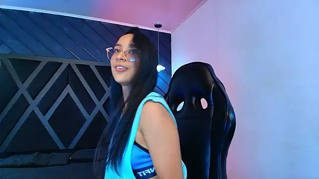 zoe martins  online show from February 26, 2026, 5:35 pm