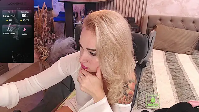 FreeBerryMILF online show from December 14, 2025, 8:36 pm