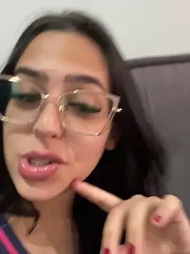 jujuarantes  2025 online show from September 26, 2025, 3:41 pm