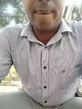 Dickdelhi online show from April 17, 2026, 7:44 am