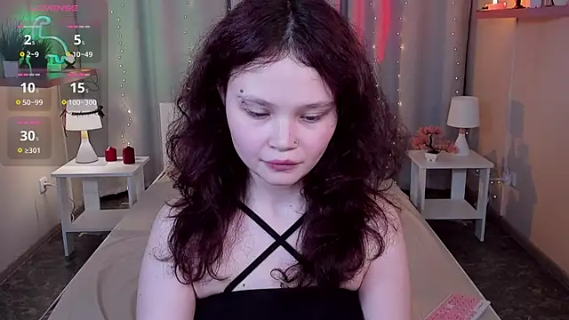 Snapshot of EmilyChaves chatting on June 11, 2026, 10:12 am EmilyChaves online show from June 11, 2026, 10:12 am