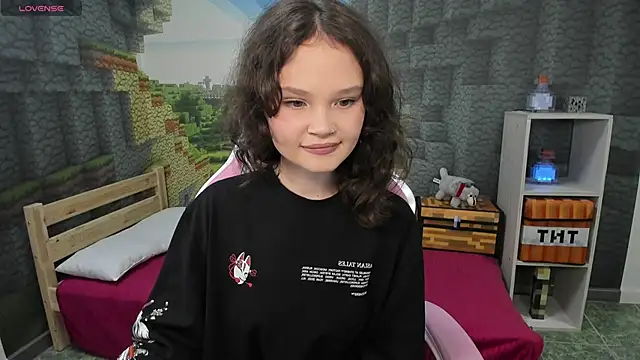 Snapshot of EmilyChaves chatting on September 27, 2025, 4:57 pm EmilyChaves online show from September 27, 2025, 4:57 pm