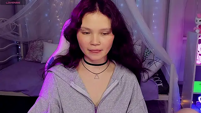 Snapshot of EmilyChaves chatting on April 23, 2026, 12:29 pm EmilyChaves online show from April 23, 2026, 12:29 pm