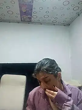 Snapshot of queemking chatting on February 4, 2026, 11:05 am queemking online show from February 4, 2026, 11:05 am