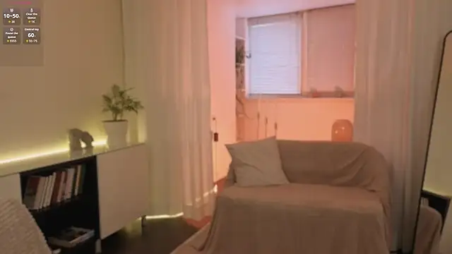 Snapshot of Alice_Sunrise chatting on October 29, 2025, 11:20 am Alice Sunrise online show from October 29, 2025, 11:20 am