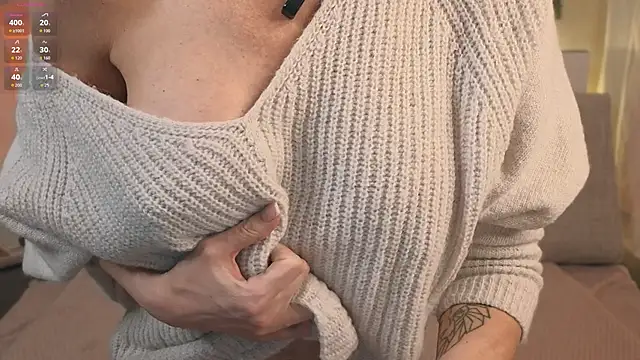 Snapshot of Alice_Sunrise chatting on December 19, 2025, 1:24 pm Alice Sunrise online show from December 19, 2025, 1:24 pm