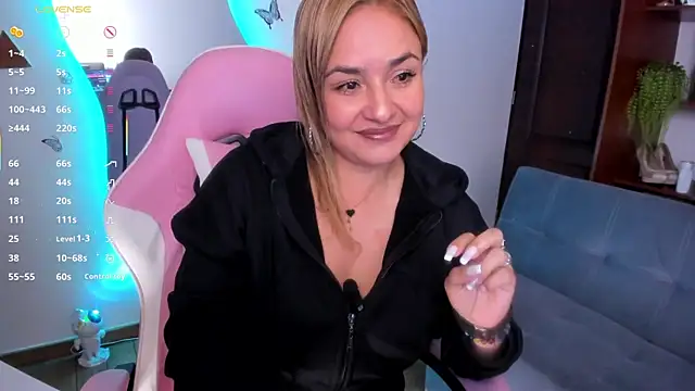 Snapshot of luciamature_ chatting on January 8, 2026, 9:32 pm luciamature online show from January 8, 2026, 9:32 pm