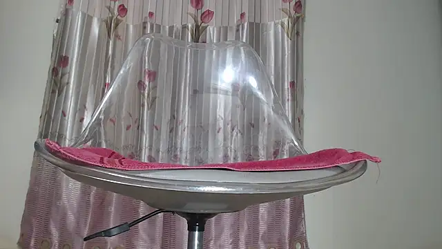 Elisa24 online show from November 13, 2025, 10:24 pm