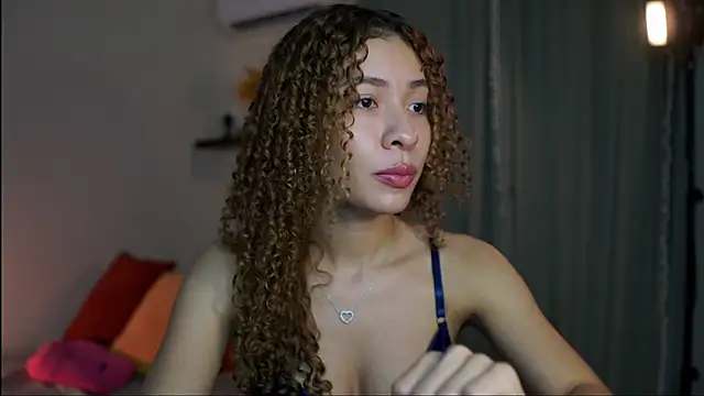 Snapshot of isabella-garcia- chatting on October 26, 2025, 2:12 am isabella-garcia- online show from October 26, 2025, 2:12 am