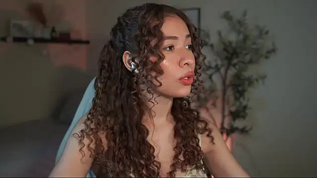 Snapshot of isabella-garcia- chatting on April 1, 2026, 9:01 pm isabella-garcia- online show from April 1, 2026, 9:01 pm