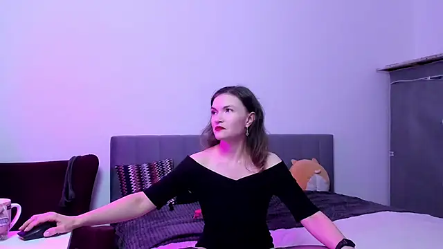 Katherine Twilight online show from November 13, 2025, 4:00 pm