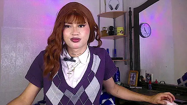 Snapshot of SHARLOTH_trans chatting on May 21, 2026, 6:38 pm SHARLOTH trans online show from May 21, 2026, 6:38 pm
