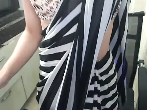 lovepihuu online show from September 9, 2025, 5:28 am