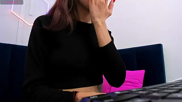 Kat  cat online show from April 24, 2026, 2:13 am