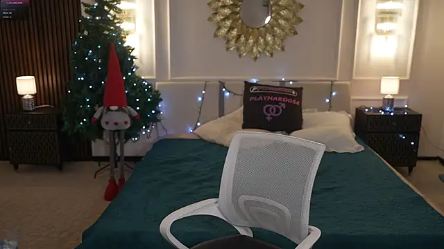 Snapshot of Goldie_Flame chatting on December 22, 2025, 12:11 am Goldie Flame online show from December 22, 2025, 12:11 am