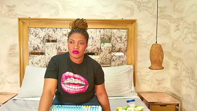 ZOLEY WATSON online show from March 25, 2026, 3:06 am