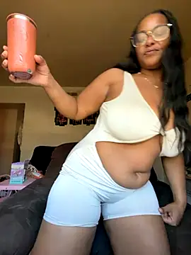 Snapshot of yummy0322 chatting on November 2, 2025, 3:39 pm yummy0322 online show from November 2, 2025, 3:39 pm