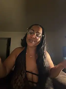 Snapshot of yummy0322 chatting on November 1, 2025, 3:35 am yummy0322 online show from November 1, 2025, 3:35 am