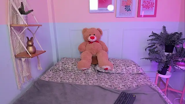 Camila Rivers online show from March 10, 2026, 4:27 am