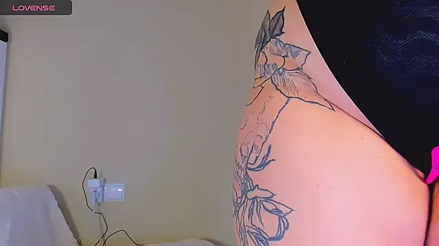 marrenaa online show from October 7, 2025, 5:08 am