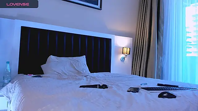 marrenaa online show from November 22, 2025, 7:07 am