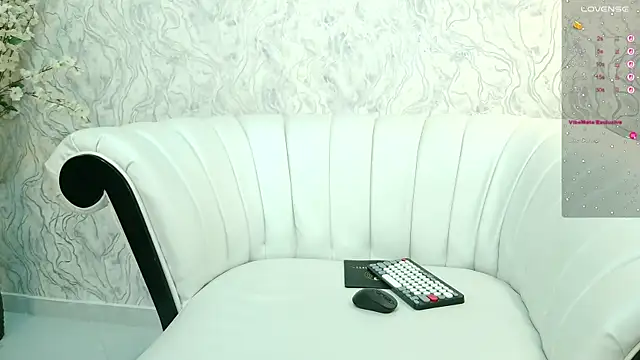 Snapshot of aura_sanders1 chatting on November 11, 2025, 12:11 pm aura sanders1 online show from November 11, 2025, 12:11 pm