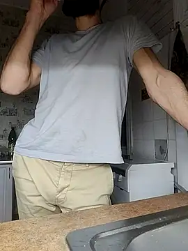 Snapshot of maikll989 chatting on December 14, 2025, 10:48 pm maikll989 online show from December 14, 2025, 10:48 pm