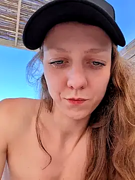 Snapshot of Eveline_Beauty_Kitty chatting on June 19, 2026, 2:01 pm Eveline Beauty Kitty online show from June 19, 2026, 2:01 pm