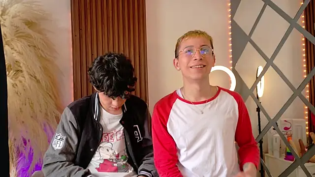 Axel  Evans online show from November 5, 2025, 1:14 pm