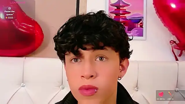 Axel  Evans online show from February 19, 2026, 12:35 pm