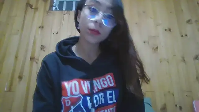 Snapshot of Roselingalvis13 chatting on December 3, 2025, 3:07 am Roselingalvis13 online show from December 3, 2025, 3:07 am