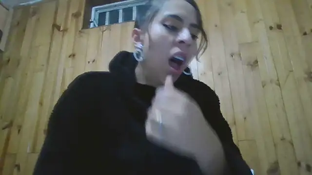 Snapshot of Roselingalvis13 chatting on November 16, 2025, 3:00 am Roselingalvis13 online show from November 16, 2025, 3:00 am