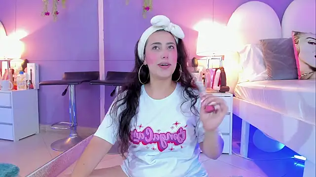 my aleja  online show from November 11, 2025, 12:44 pm