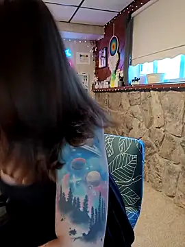 Ursulalane online show from October 6, 2025, 5:13 pm