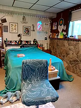 Ursulalane online show from October 15, 2025, 4:15 pm