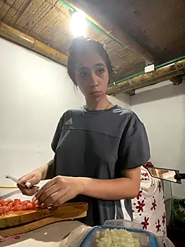 juliie star online show from October 25, 2025, 6:19 pm