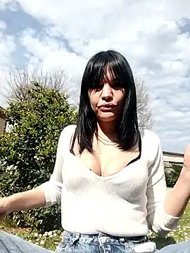 SarettaB90 online show from March 25, 2026, 1:43 pm