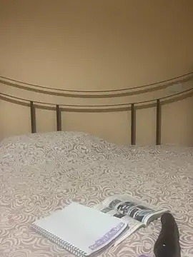 SarettaB90 online show from December 4, 2025, 5:56 pm