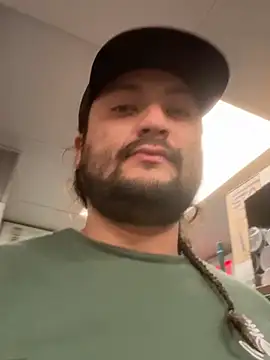 Snapshot of You-father chatting on February 6, 2026, 12:01 pm You-father online show from February 6, 2026, 12:01 pm